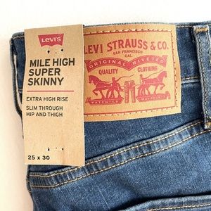 NWT Levi’s Mile High Super Skinny Jeans